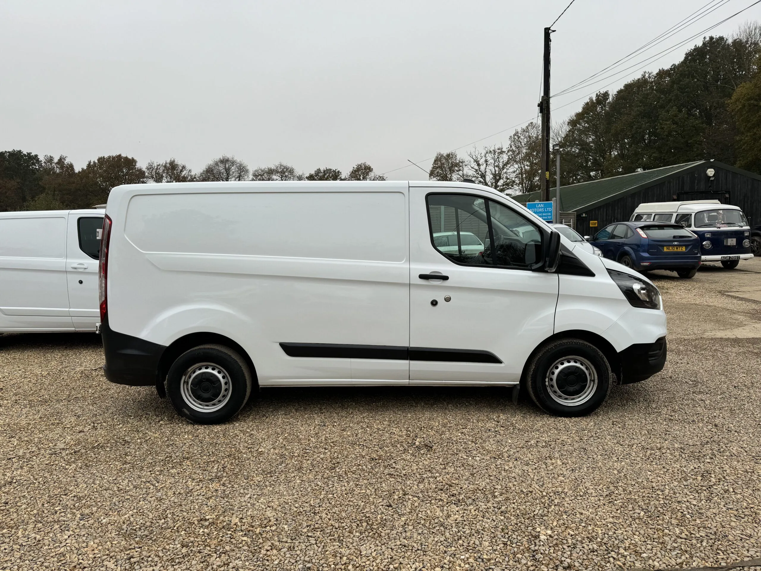 
								Ford Transit Custom 2.0 300 EcoBlue Leader L1 H1 Euro 6 full									