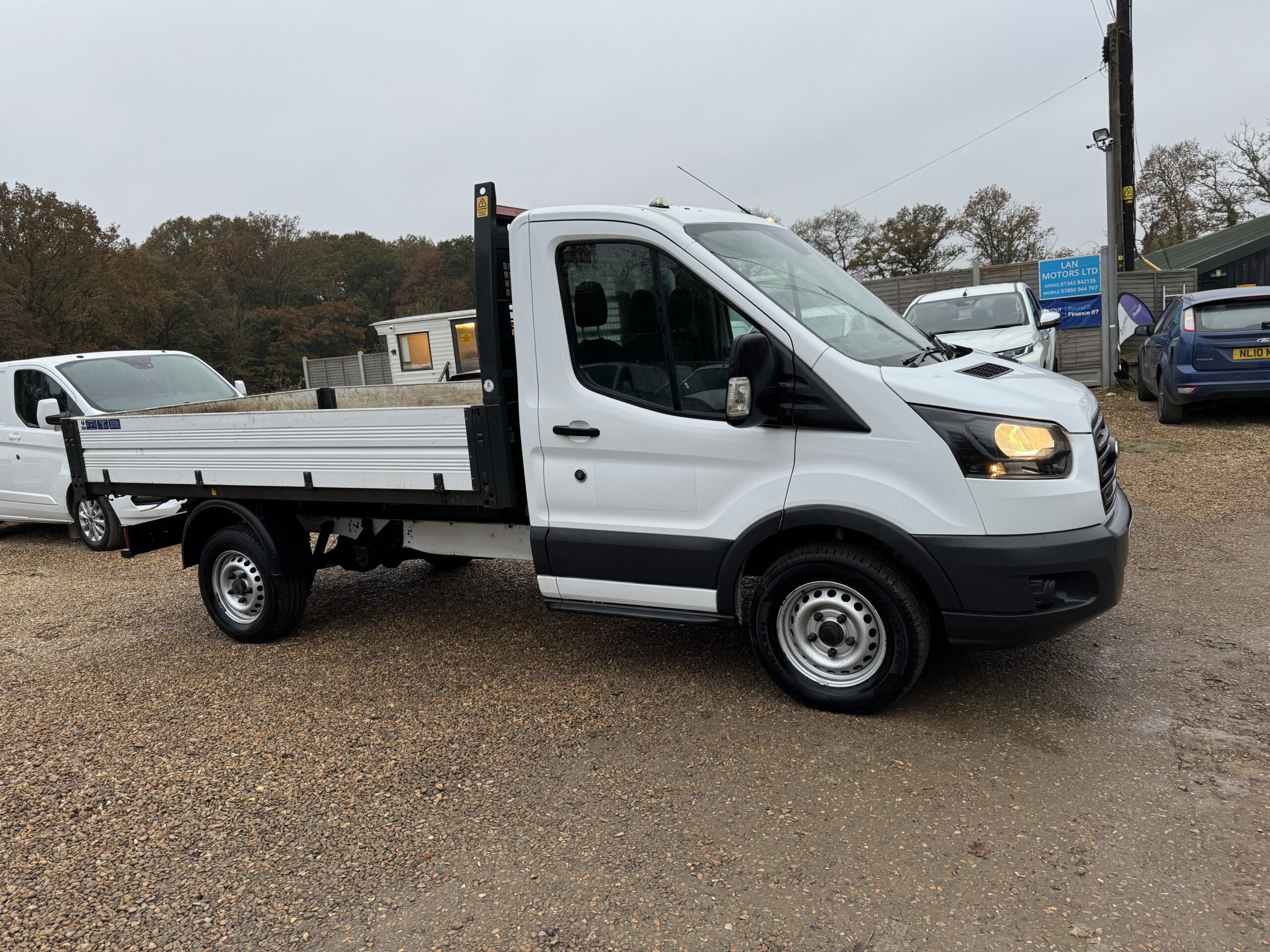 
								Ford Transit 2.0 350 EcoBlue 1-Way Tipper RWD L2 Euro 6 2dr (1-Stop) full									