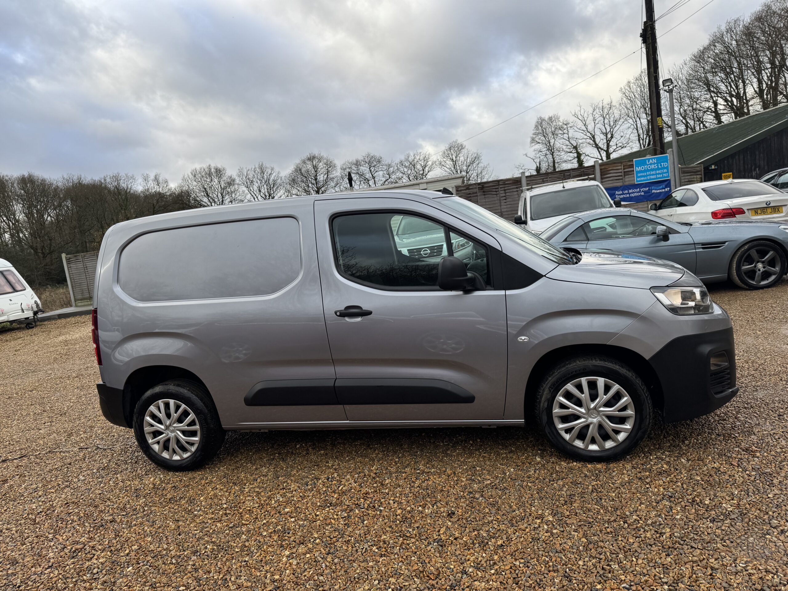 
								Citroen Berlingo 1.2 1000 PureTech Enterprise M SWB Euro 6 full									