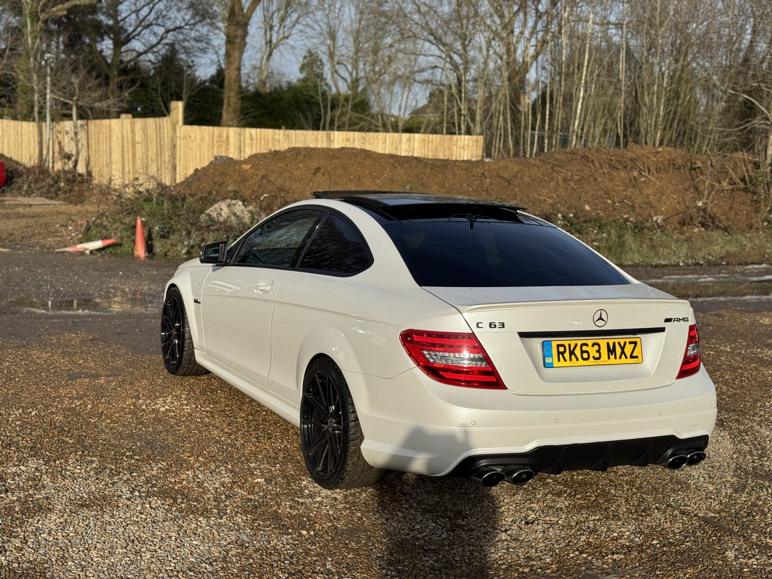 
								Mercedes-Benz C Class 6.3 C63 V8 AMG Edition 125 SpdS MCT full									