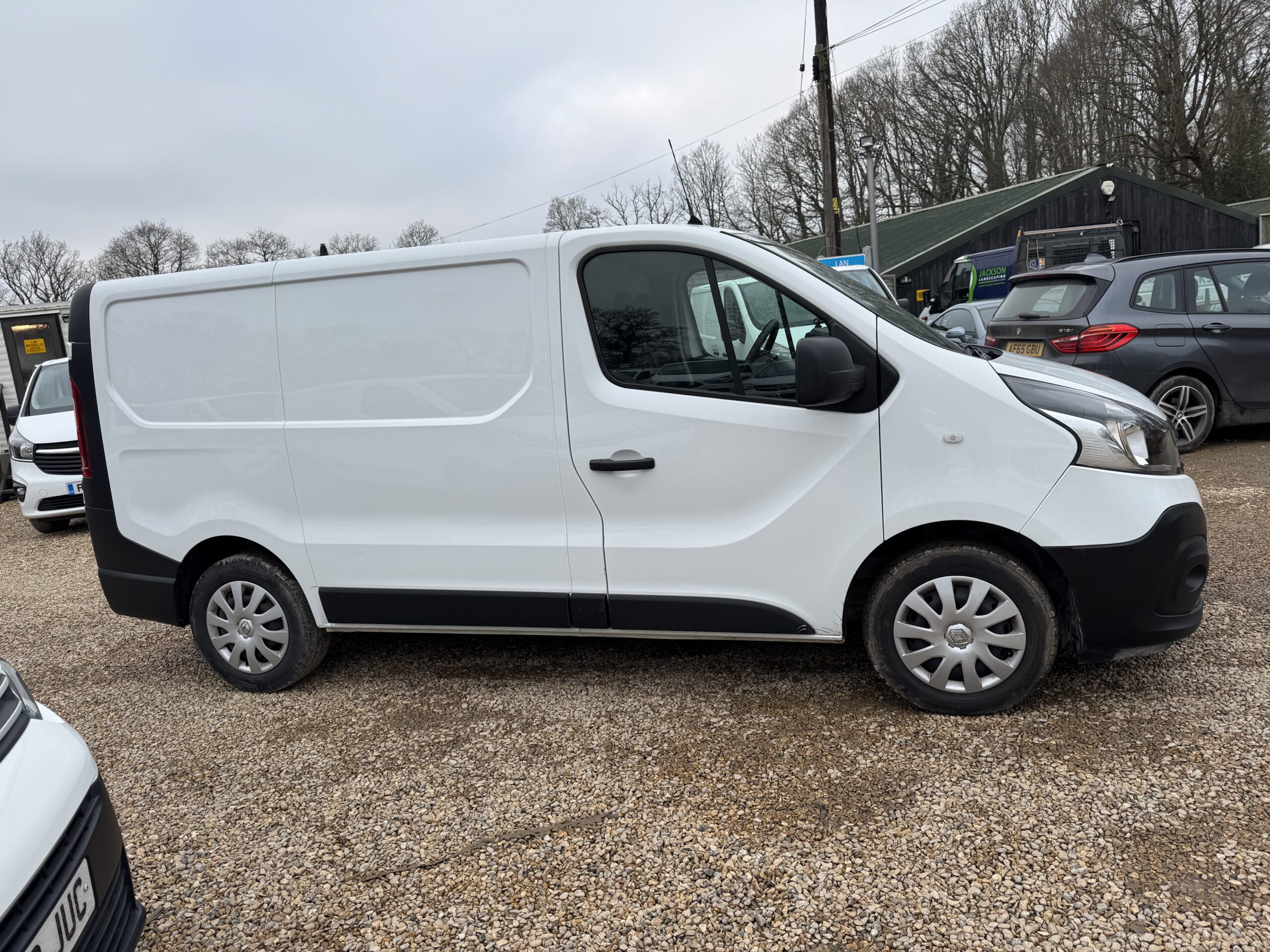 
								Renault Trafic 2.0 dCi ENERGY 28 Business SWB Standard Roof Euro 6 full									