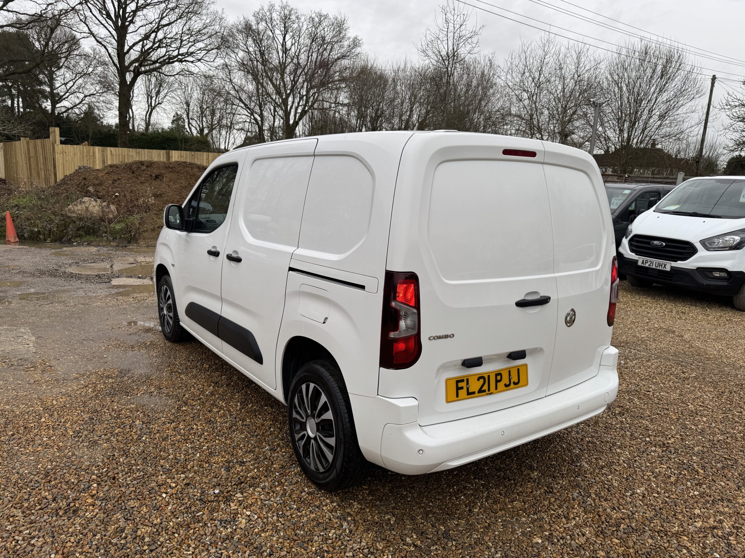 
								Vauxhall Combo 1.5 Turbo D 2300 Sportive L1 H1 Euro 6 full									