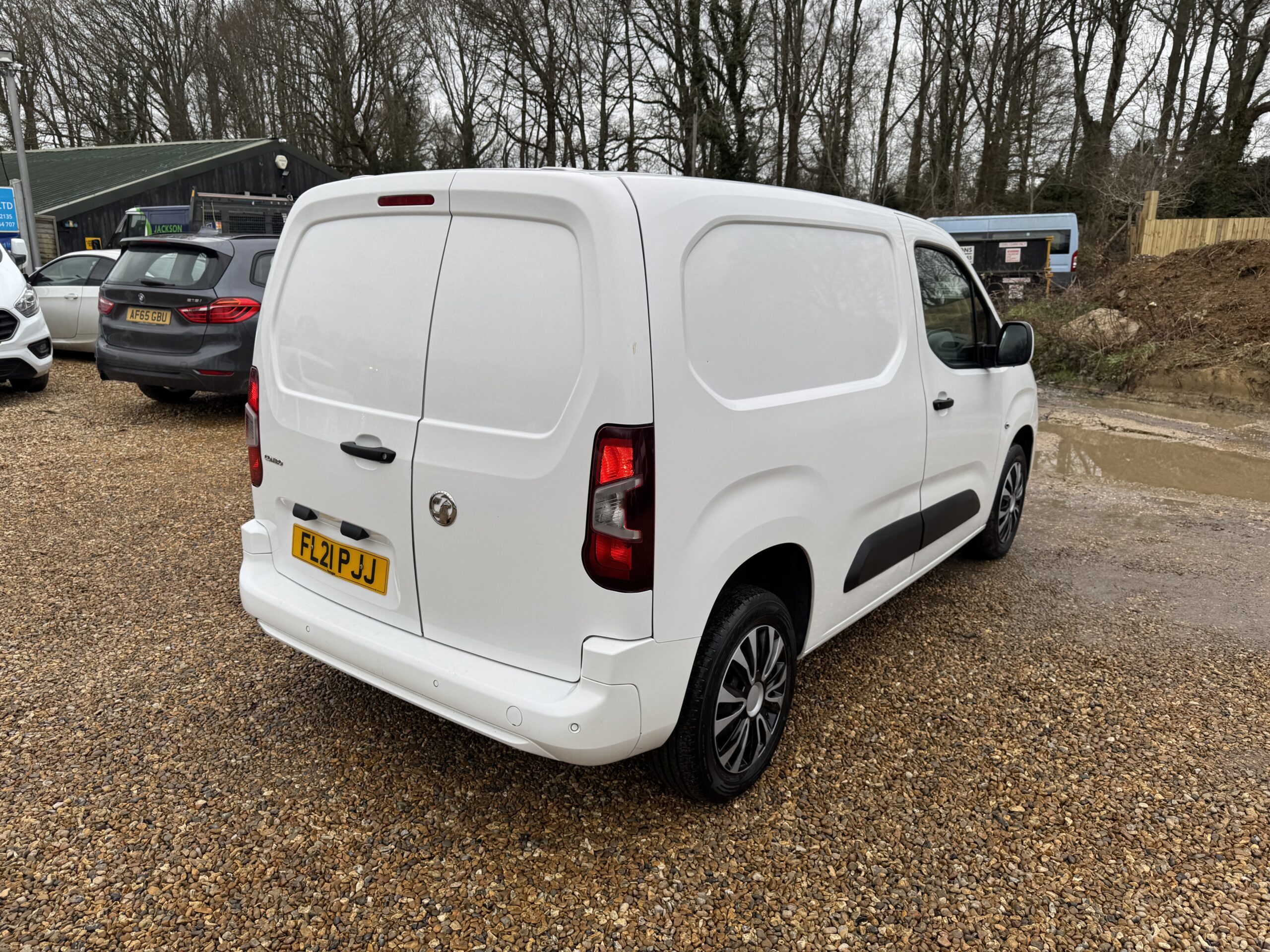 
								Vauxhall Combo 1.5 Turbo D 2300 Sportive L1 H1 Euro 6 full									