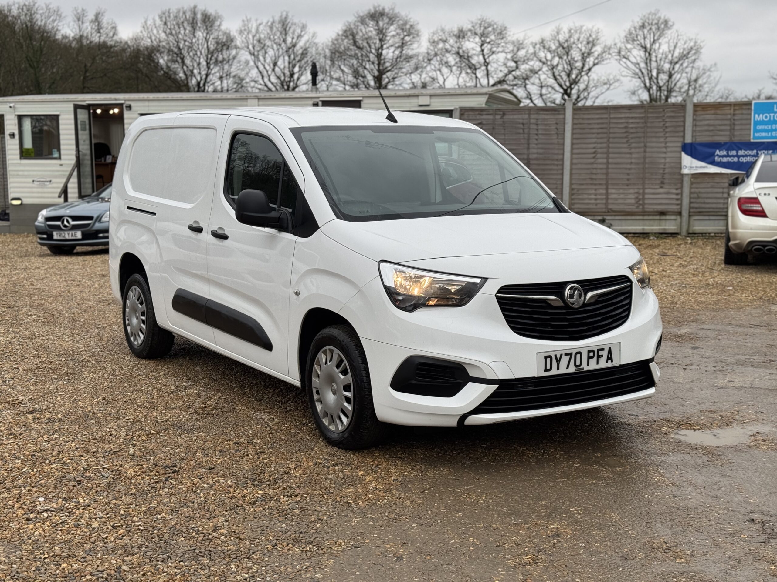 
								Vauxhall Combo 1.5 Turbo D 2300 Sportive L2 H1 Euro 6 full									