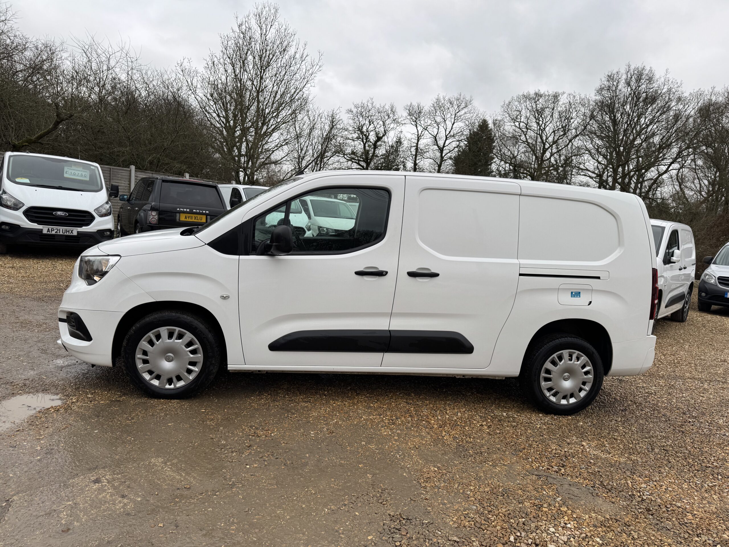 
								Vauxhall Combo 1.5 Turbo D 2300 Sportive L2 H1 Euro 6 full									